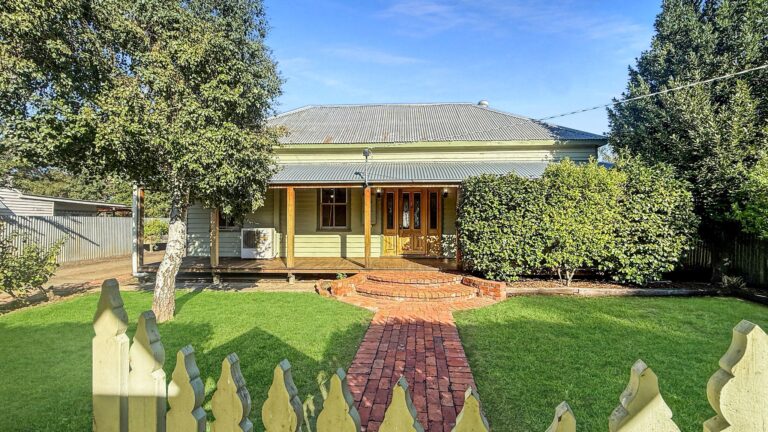 19 Faraday Street, Avoca, VIC, 3467