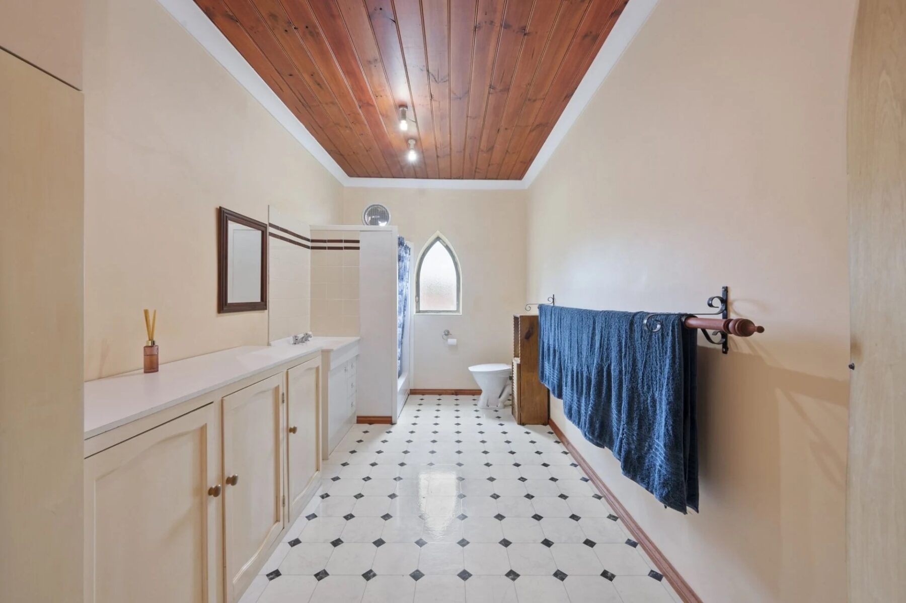 Property: 21 McLachlan Street, Carisbrook, VIC, 3464 photo-4