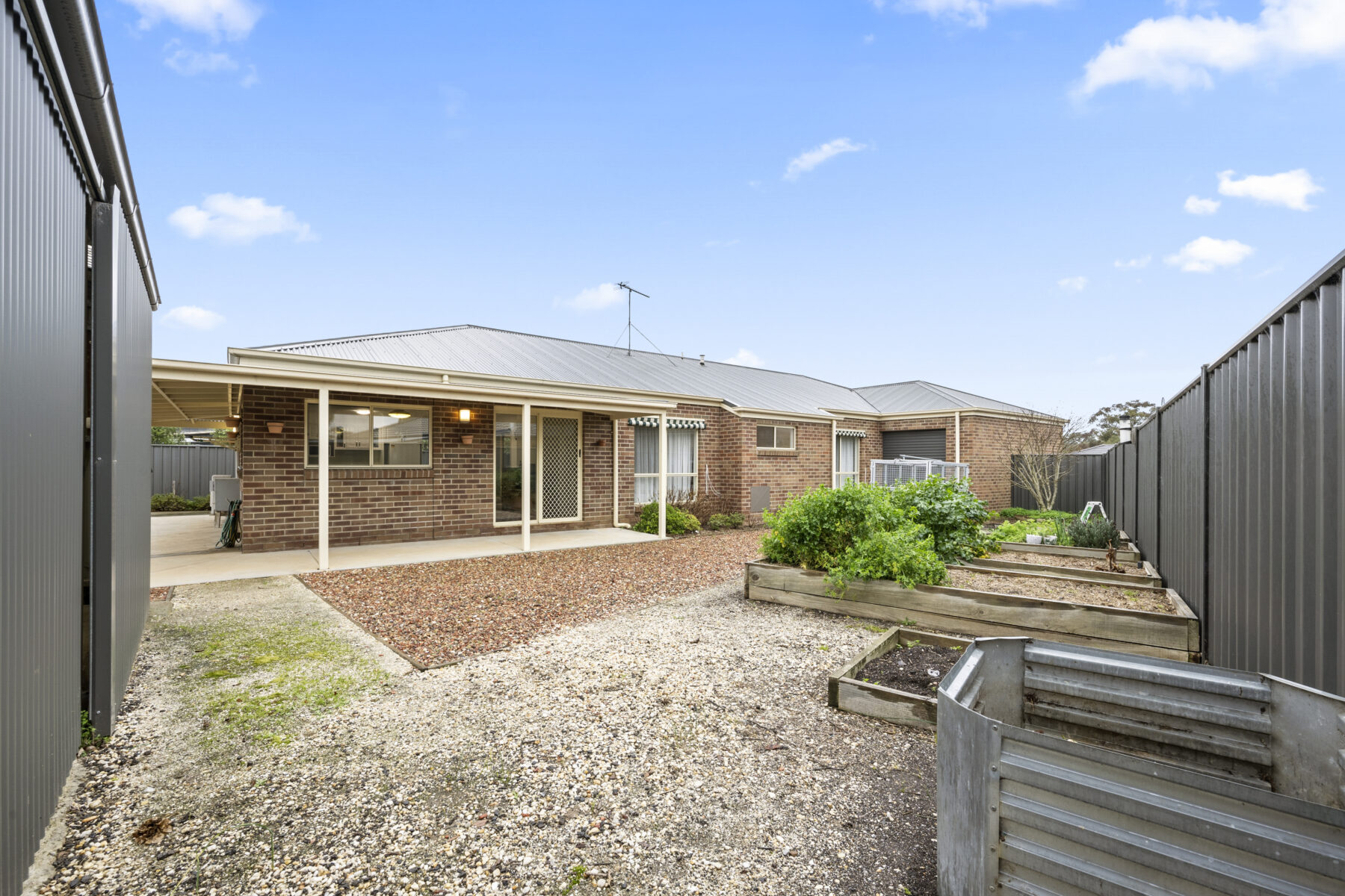 Property: 6 Inland Court, MARYBOROUGH, VIC, 3465 photo-2