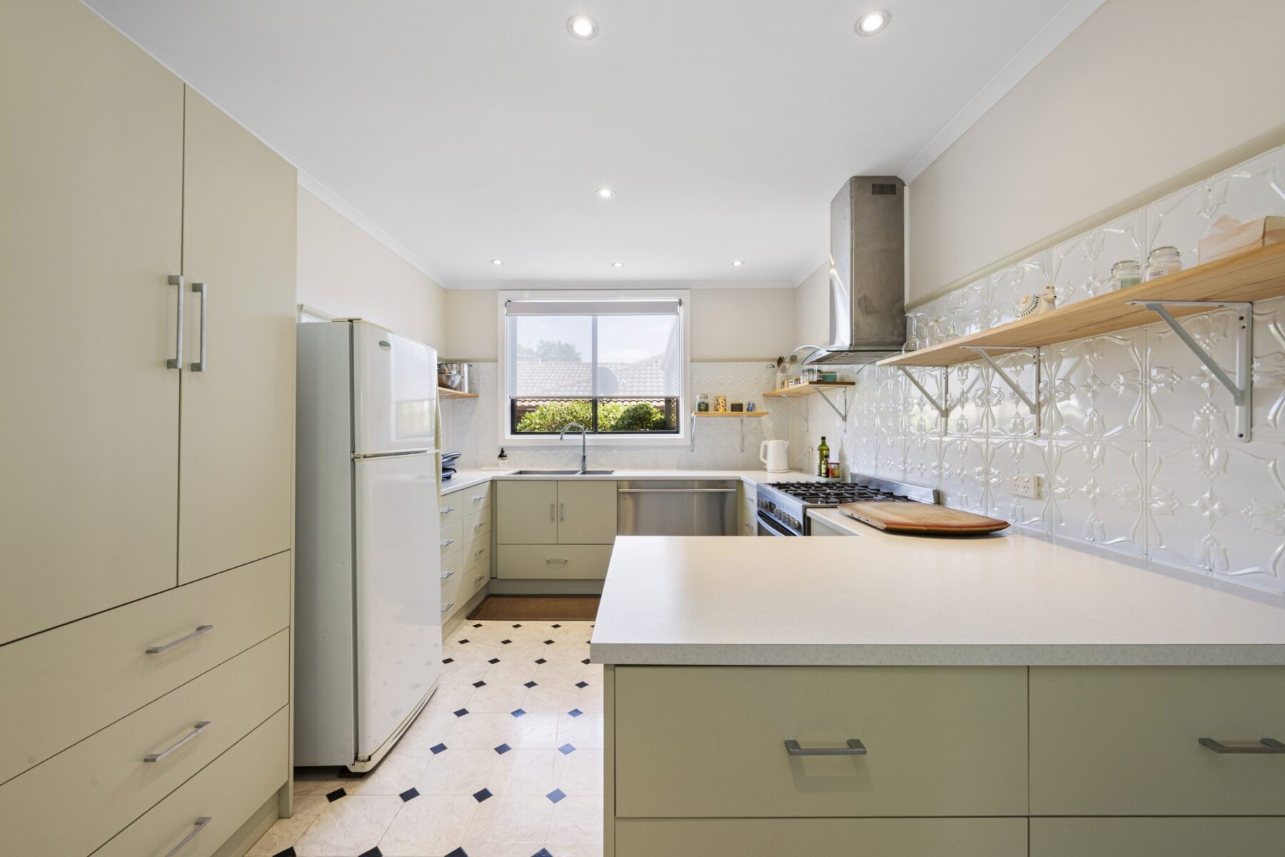 Property: 106 Queens Avenue, Maryborough, VIC, 3465 photo-9