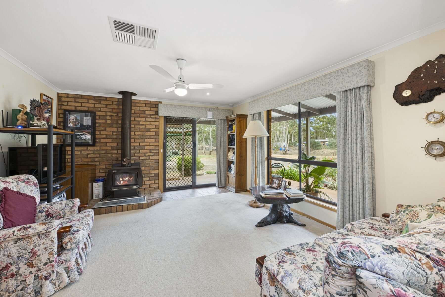 Property: 56 Nicholls Road, Daisy Hill, Victoria, 3465 photo-1