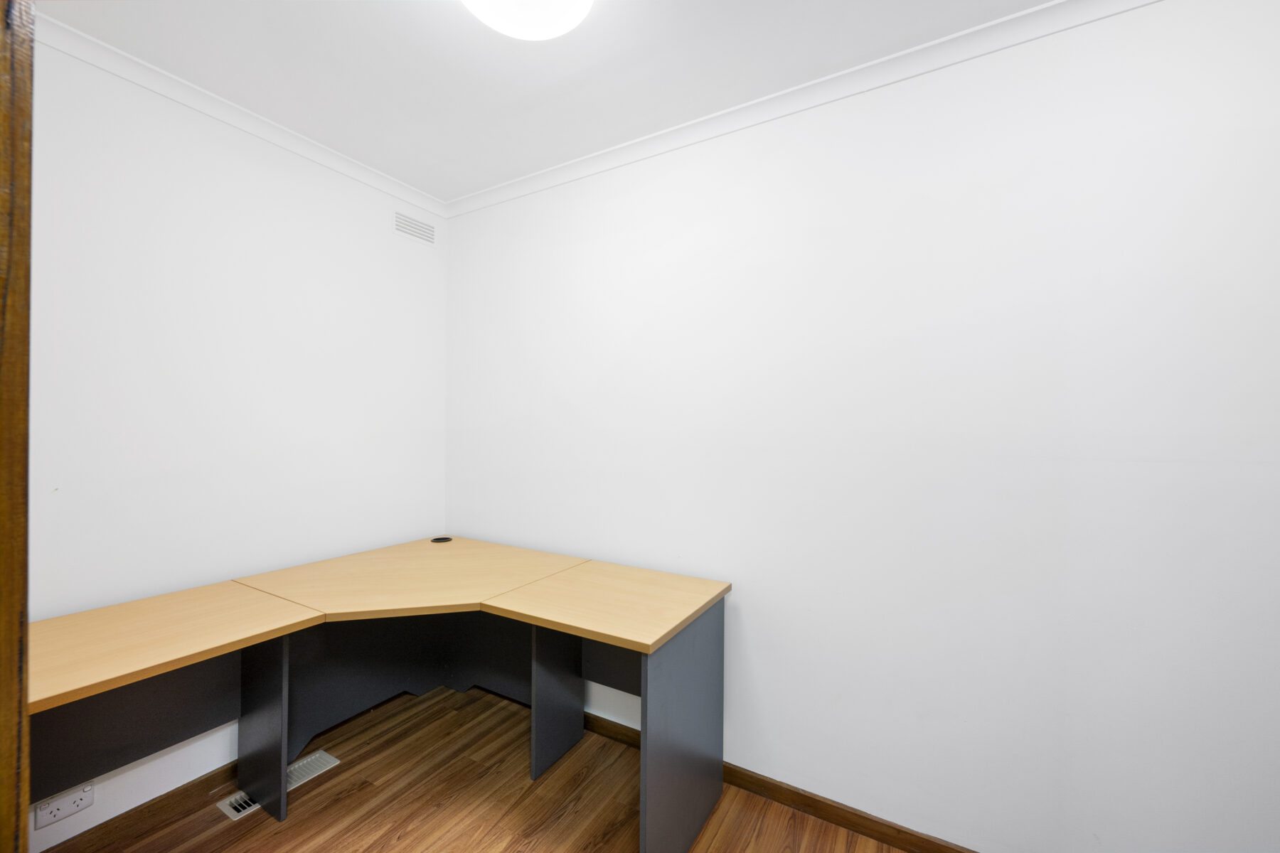 Property: 48 Dundas Road, Maryborough, VIC, 3465 photo-4