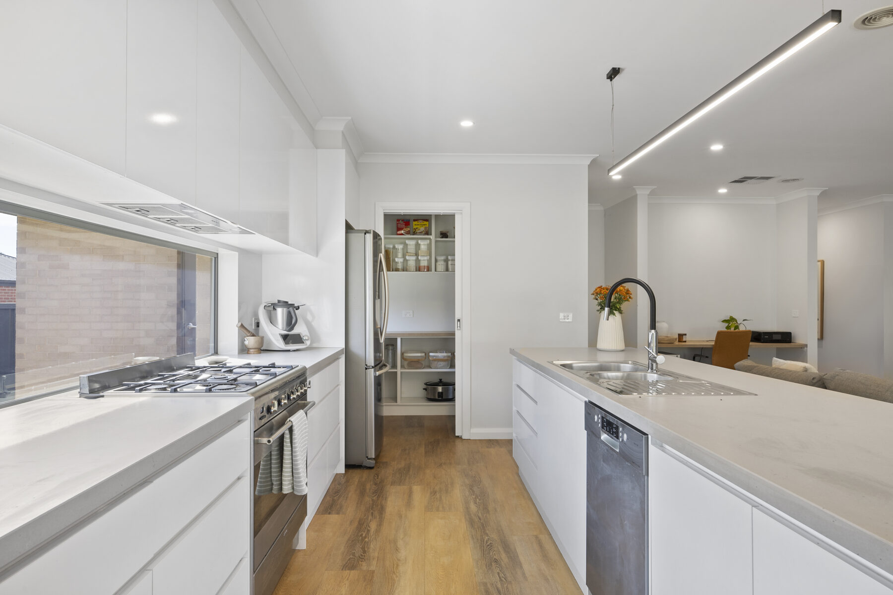 Property: 8 Lowery Court, Maryborough, VIC, 3465 photo-2