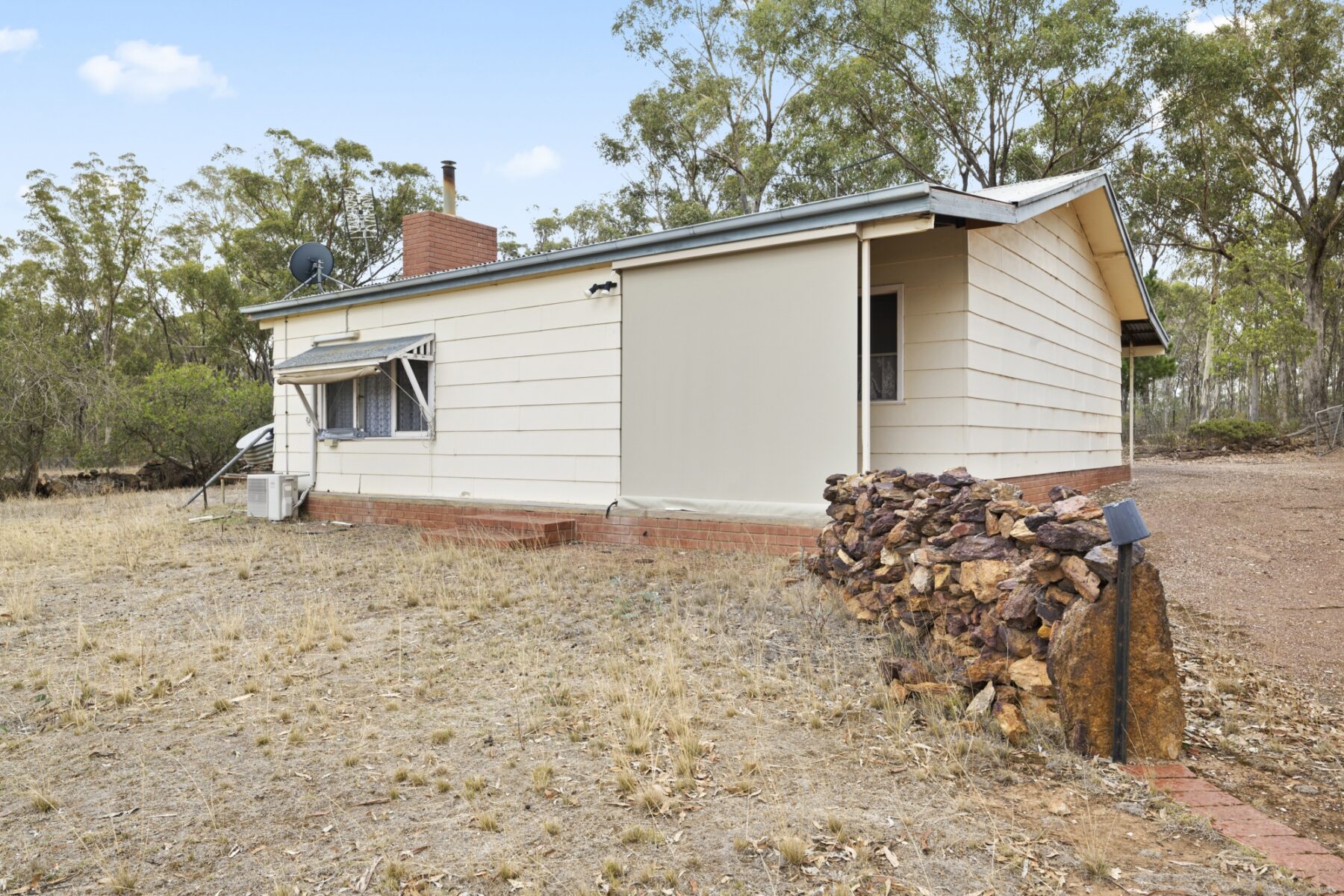 Property: 10 Peg Leg Track, Simson, VIC, 3465 photo-3