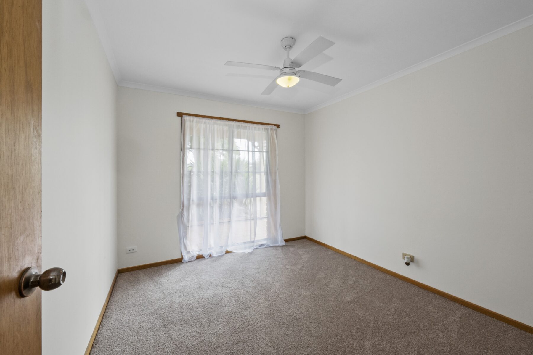 Property: 18 Hall Street, Carisbrook, VIC, 3464 photo-6