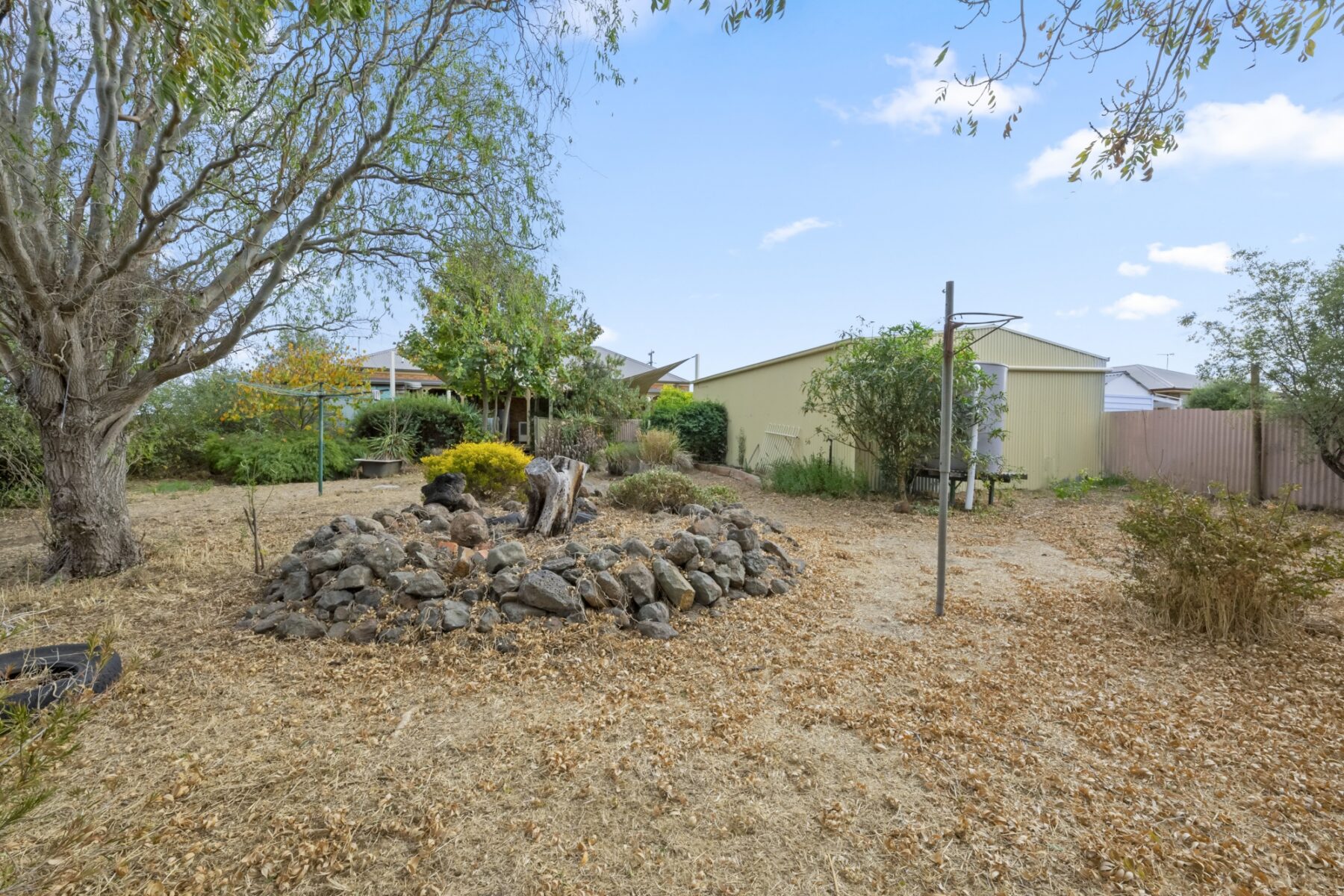 Property: 18 Hall Street, Carisbrook, VIC, 3464 photo-2