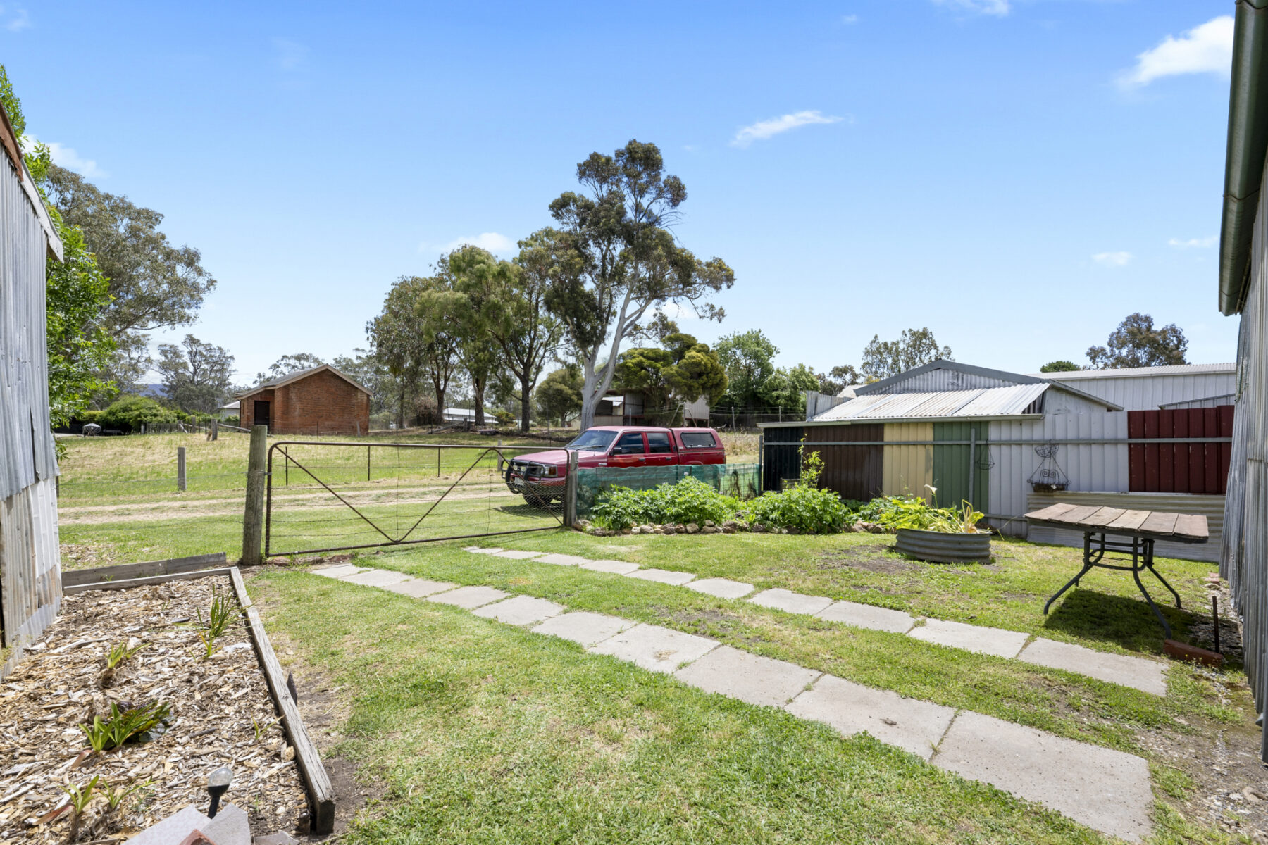 Property: 69 High Street, Avoca, VIC, 3467 photo-2
