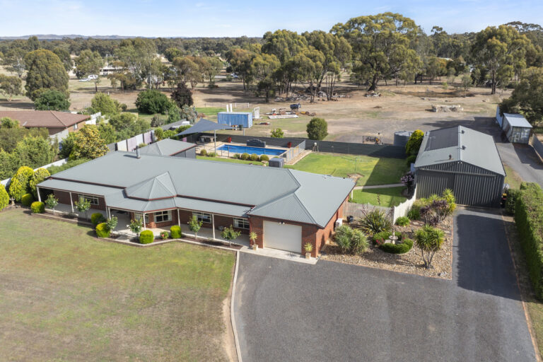 10 Massimo Court, Maryborough, VIC, 3465