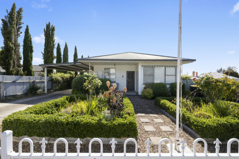 4 Pekin Road, Maryborough, VIC, 3465