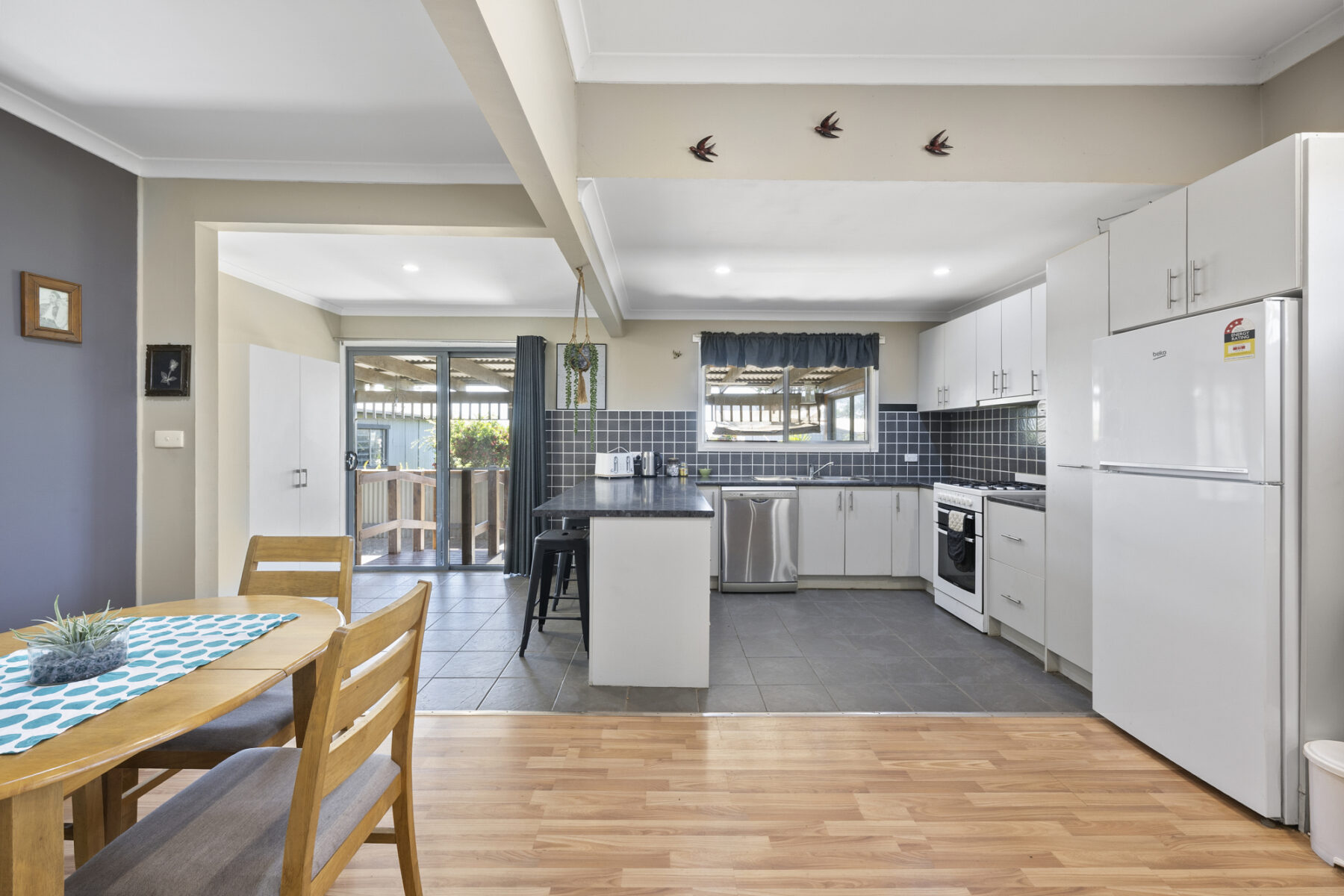 Property: 4 Pekin Road, Maryborough, VIC, 3465 photo-5