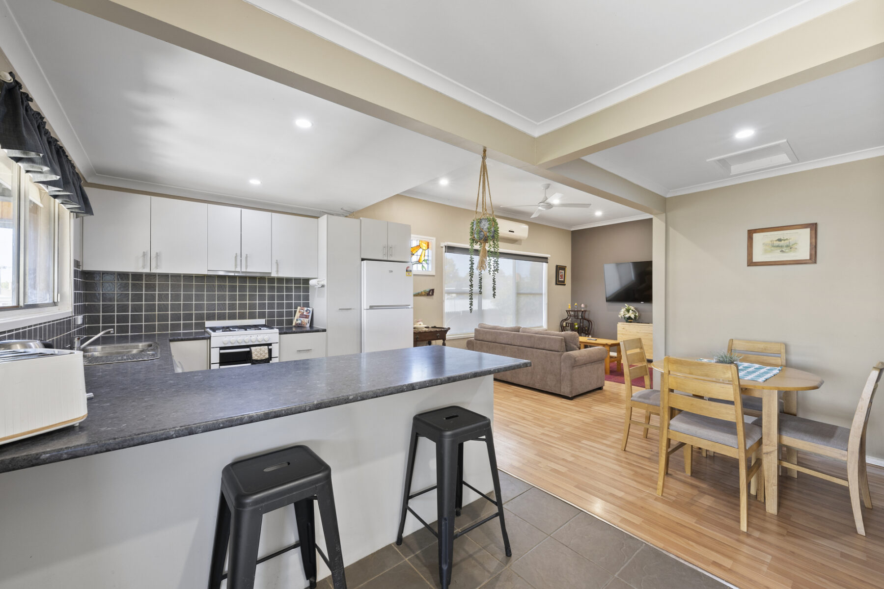 Property: 4 Pekin Road, Maryborough, VIC, 3465 photo-6