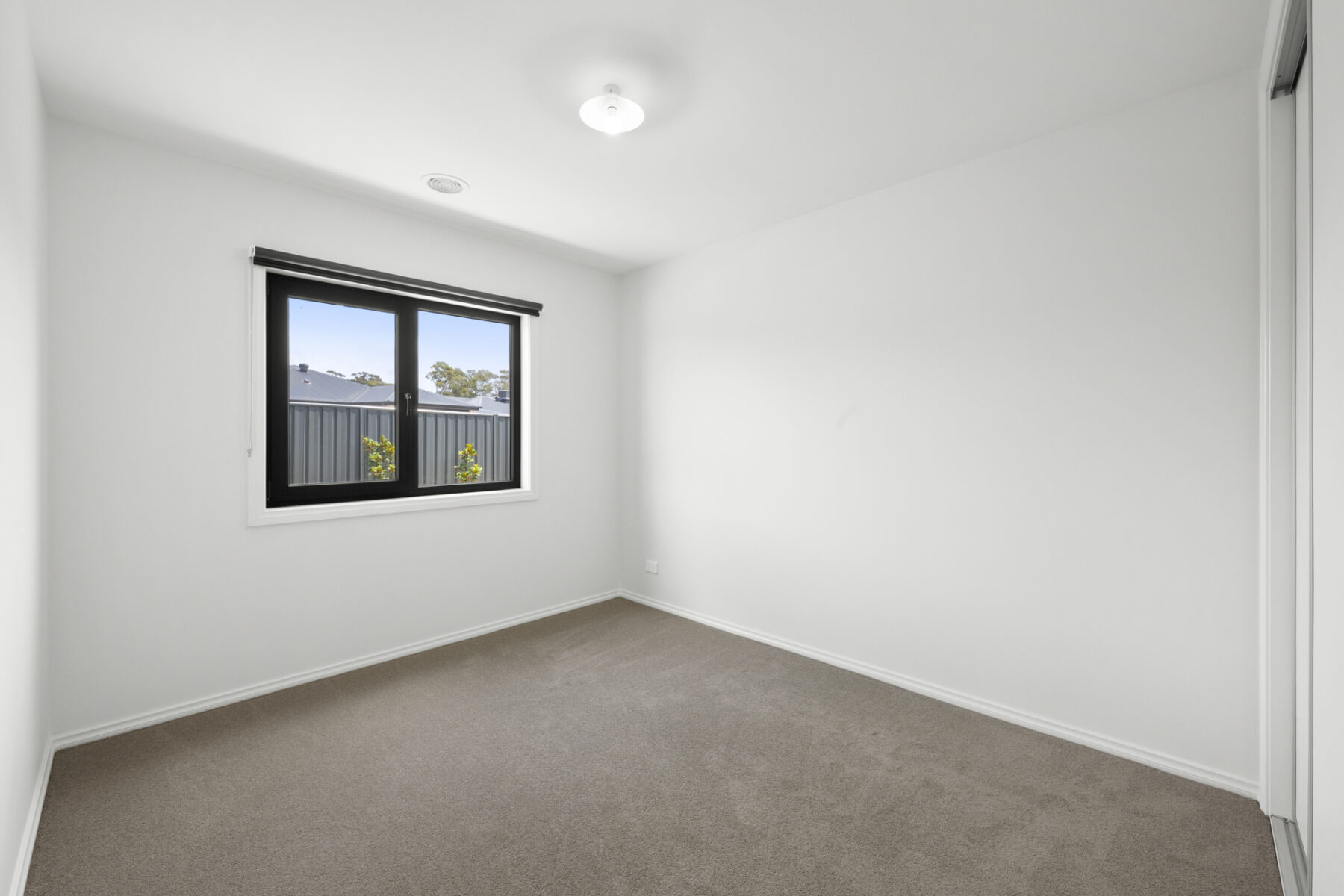 Property: 6 Dairy Crescent, Maryborough, VIC, 3465 photo-10