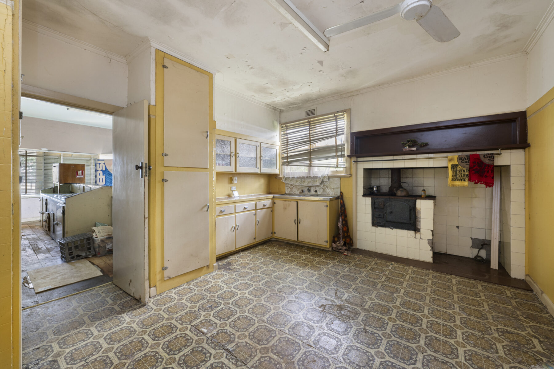 Property: 54 Park Road, Maryborough, VIC, 3465 photo-4