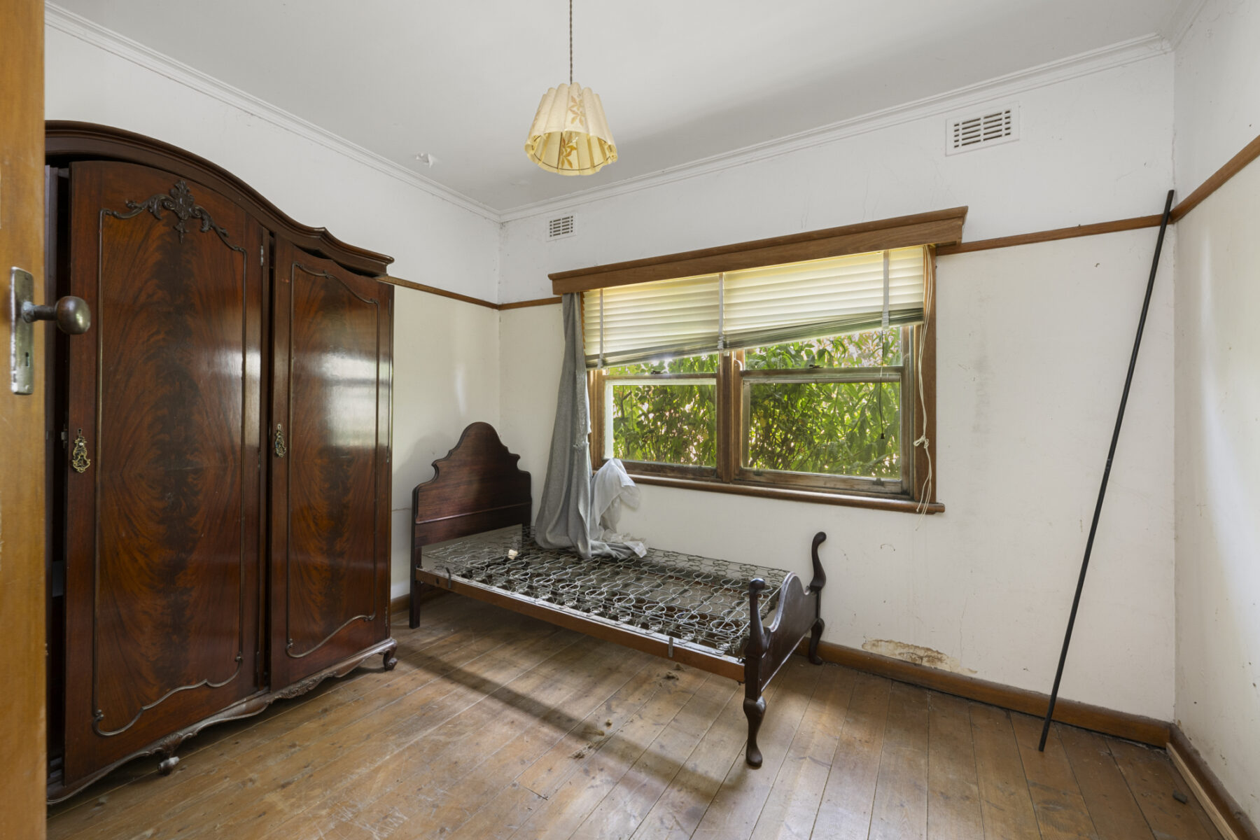 Property: 54 Park Road, Maryborough, VIC, 3465 photo-9