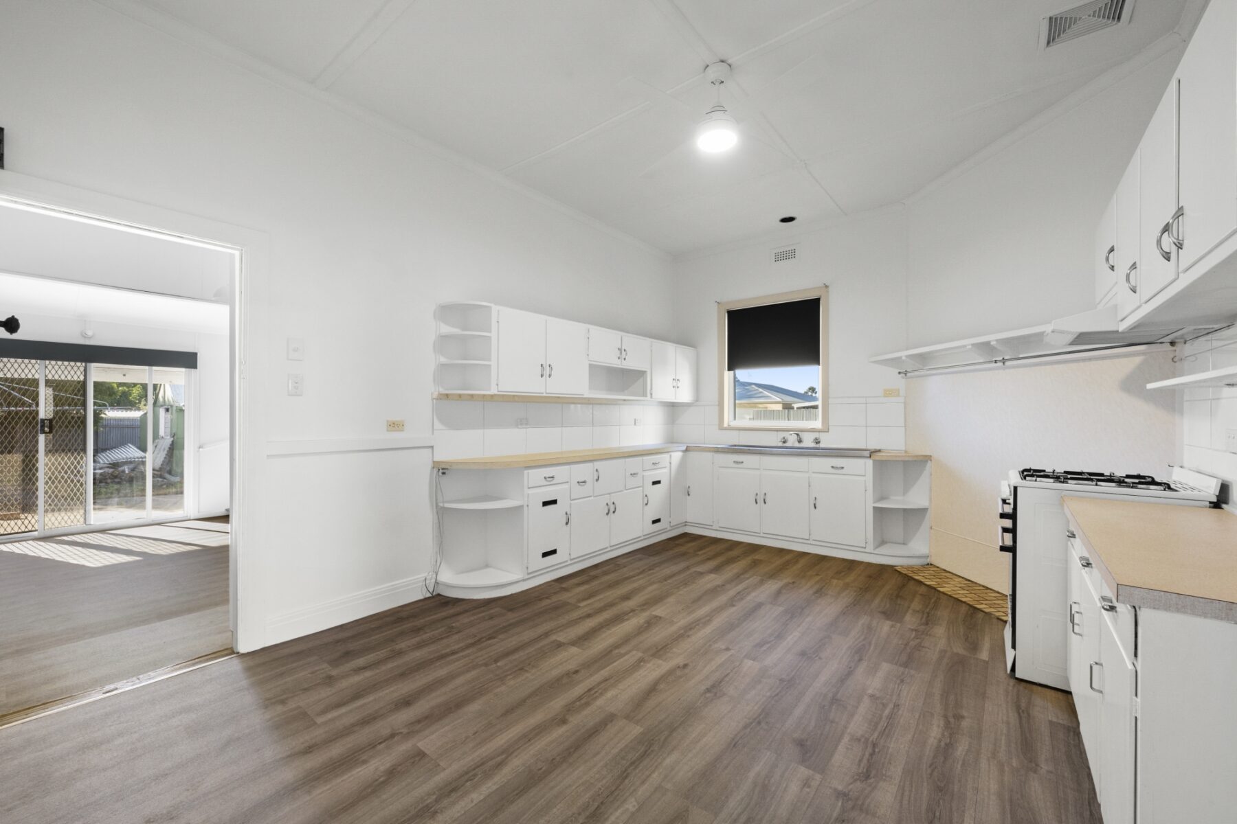 Property: 36 Kars Street, Maryborough, VIC, 3465 photo-4