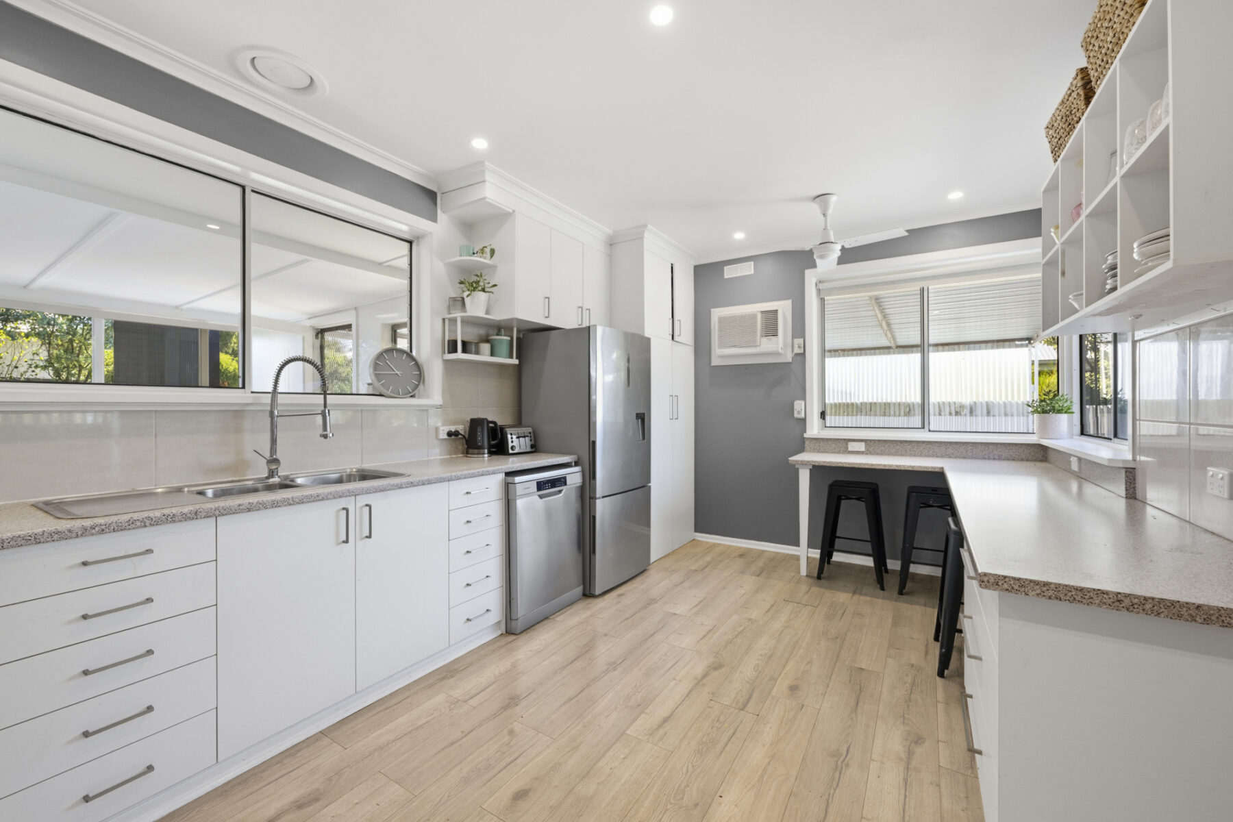 Property: 14 McCallum Street, Carisbrook, VIC, 3464 photo-3