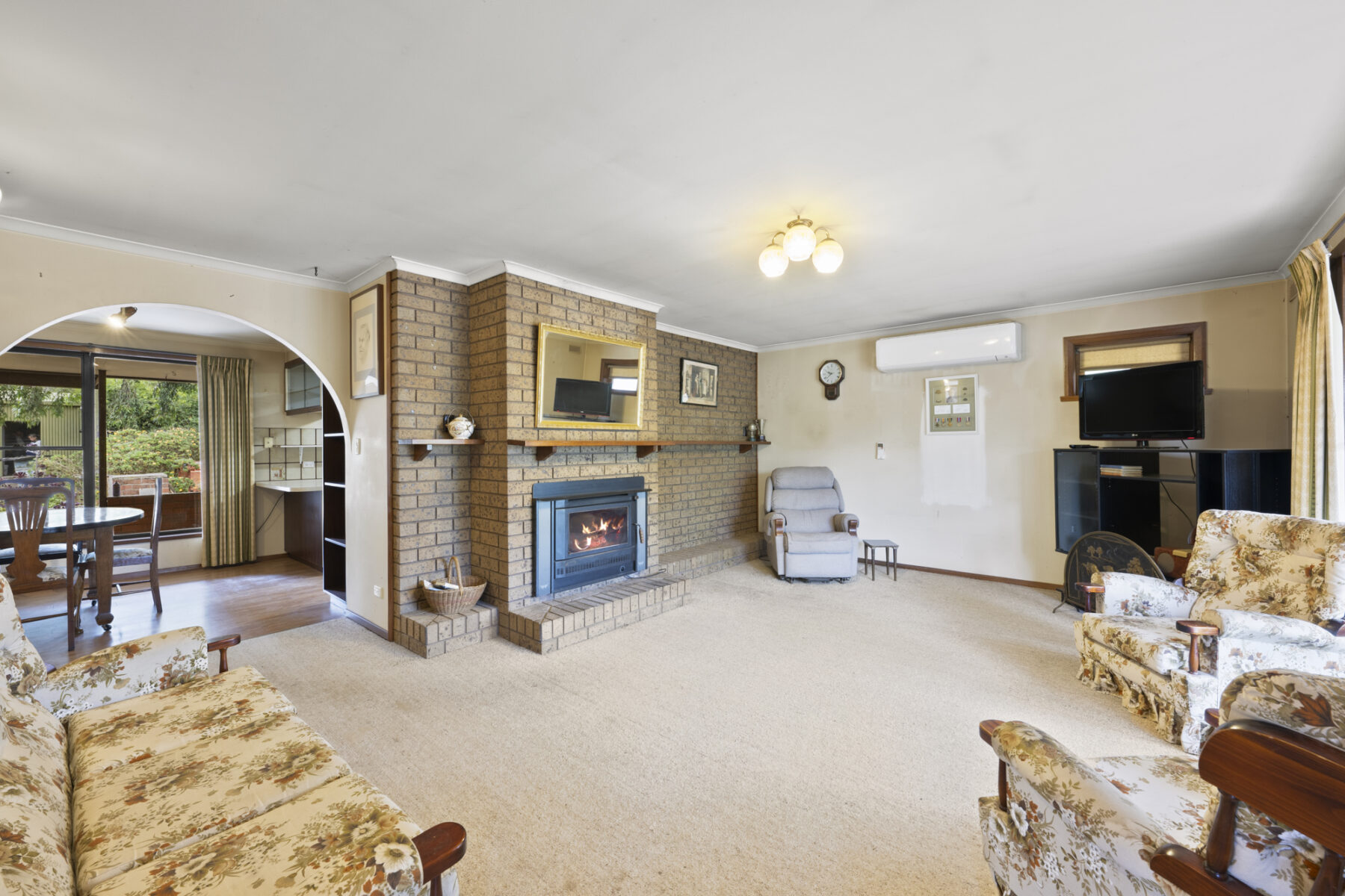 Property: 10 High Street, Avoca, VIC, 3467 photo-3