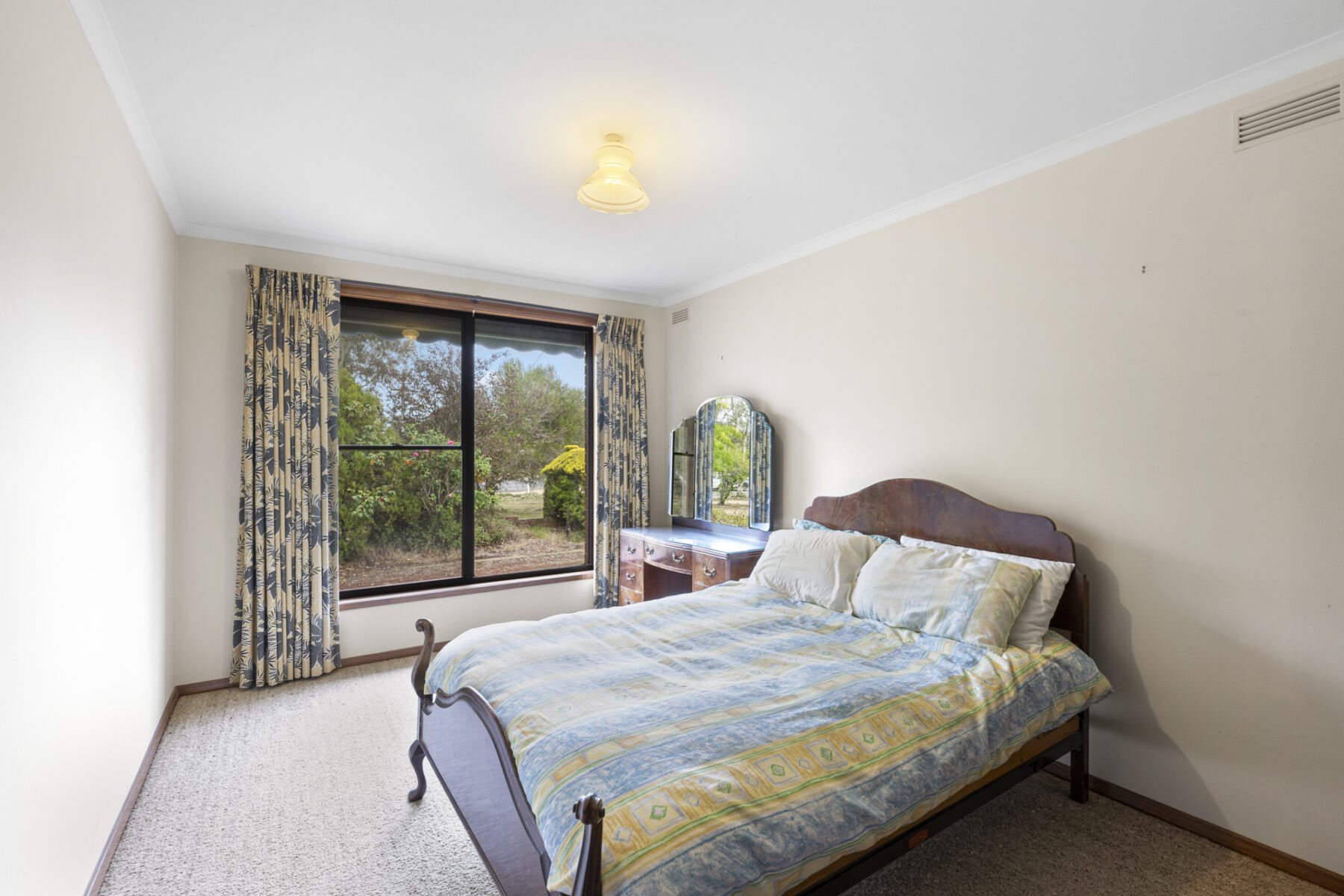 Property: 10 High Street, Avoca, VIC, 3467 photo-8
