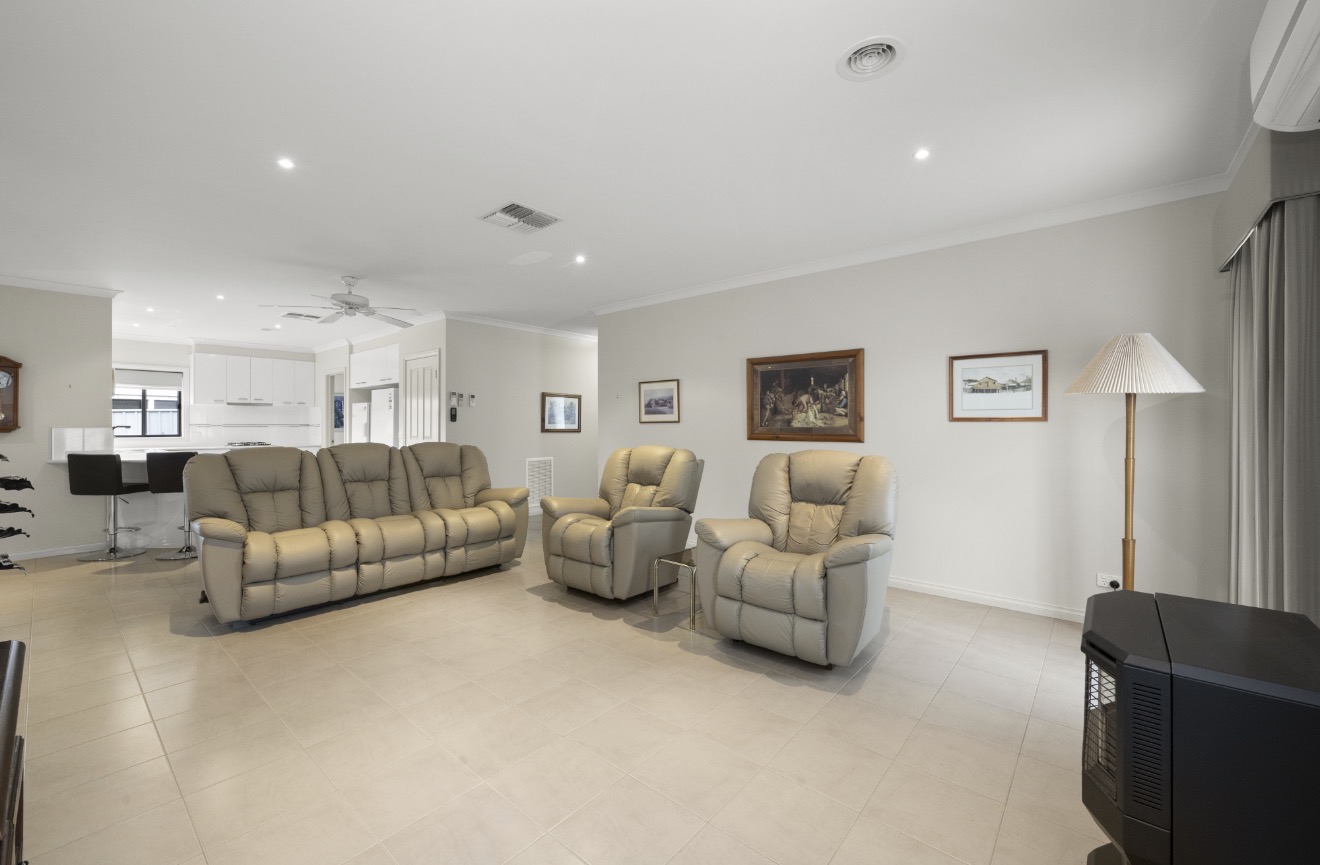 Property: 8 Hosken Street, Maryborough, VIC, 3465 photo-17