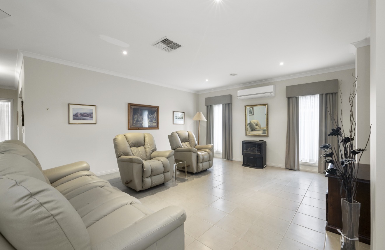Property: 8 Hosken Street, Maryborough, VIC, 3465 photo-18