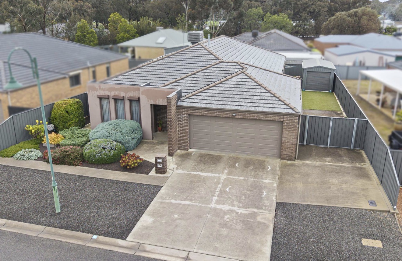 Property: 8 Hosken Street, Maryborough, VIC, 3465 photo-3