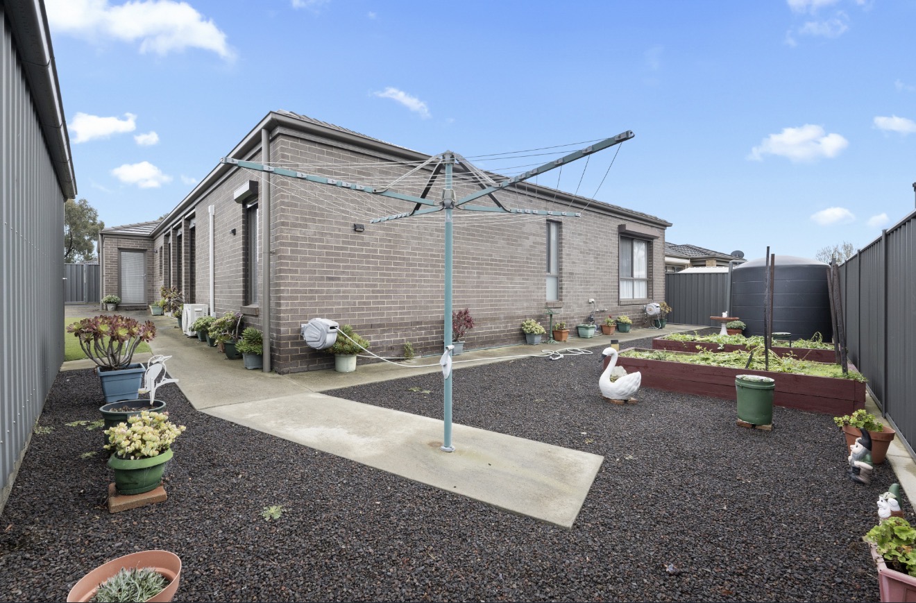 Property: 8 Hosken Street, Maryborough, VIC, 3465 photo-5